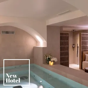 Hotel Toujours &