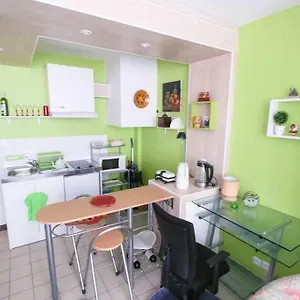  Appartement Métro Pigalle,garçonnière 25 M2, 3 Per, Cabarets Théâtres,restaurants,tout Confort France